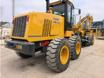 Gréder XCMG GR2153: 3 kép. Gréder XCMG GR2153: 3 kép.