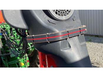 Szemenkénti vetőgép Vaderstad Tempo F 8RK.: 4 kép. Szemenkénti vetőgép Vaderstad Tempo F 8RK.: 4 kép.