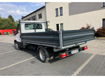 Billenőplatós kisteherautó Iveco Iveco daily 35C13 wywrotka solidny kiper: 4 kép. Billenőplatós kisteherautó Iveco Iveco daily 35C13 wywrotka solidny kiper: 4 kép.