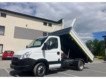 Billenőplatós kisteherautó IVECO Daily 35c13