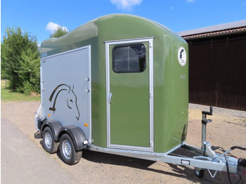 Lószállító utánfutó Cheval, Pferdeanhänger , 2,0 to. SaKa, , 100 km/h, Tür/Rampe: 3 kép. Lószállító utánfutó Cheval, Pferdeanhänger , 2,0 to. SaKa, , 100 km/h, Tür/Rampe: 3 kép.