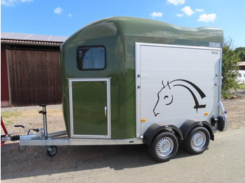 Lószállító utánfutó Cheval, Pferdeanhänger , 2,0 to. SaKa, , 100 km/h, Tür/Rampe: 4 kép. Lószállító utánfutó Cheval, Pferdeanhänger , 2,0 to. SaKa, , 100 km/h, Tür/Rampe: 4 kép.