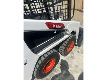Mini homlokrakodó BOBCAT S730: 4 kép.