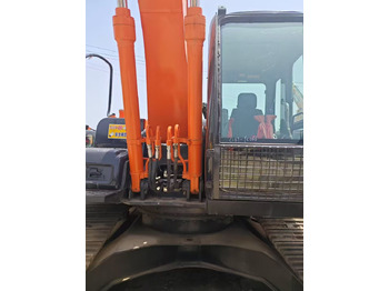 Lánctalpas kotró HITACHI ZX160: 2 kép. Lánctalpas kotró HITACHI ZX160: 2 kép.