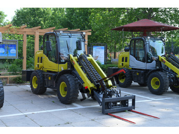 Teleszkópos homlokrakodó Telescopic Wheel Loader with cabin: 4 kép. Teleszkópos homlokrakodó Telescopic Wheel Loader with cabin: 4 kép.