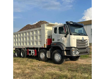 Billenőplatós teherautó SINOTRUK HOWO