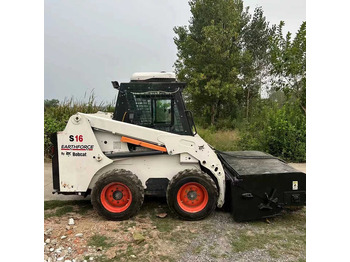 Mini homlokrakodó BOBCAT S16