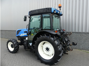 Kistraktor New Holland T4.100F: 3 kép.