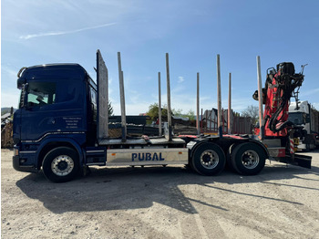 Rönkszállító teherautó, Darus autó a következők szállításához rönkfa SCANIA R730: 2 kép.