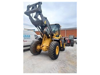 Gumikerekes homlokrakodó VOLVO L70H