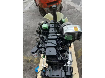 Motor - Kotrógép KOMATSU 6D102E: 2 kép. Motor - Kotrógép KOMATSU 6D102E: 2 kép.