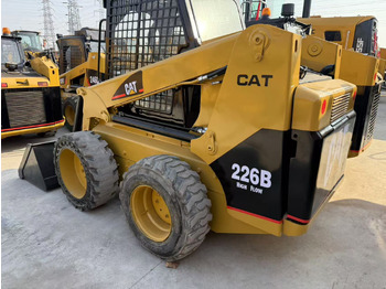 Építőipari gépek CATERPILLAR 226