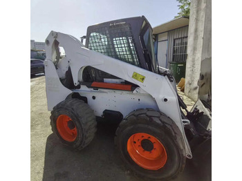 Mini homlokrakodó BOBCAT S300