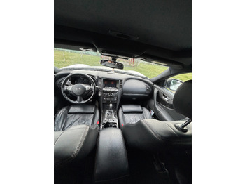 Terepjáró/ SUV Infiniti QX70 FX30 Diesel V6 Euro6: 4 kép.