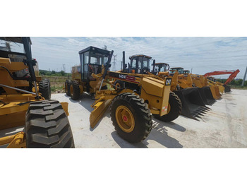 Gréder CATERPILLAR 140M: 3 kép. Gréder CATERPILLAR 140M: 3 kép.