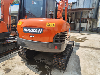 Lánctalpas kotró DOOSAN DH60-7: 3 kép.