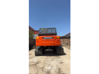 Lánctalpas kotró DOOSAN DX225LC-7: 2 kép.