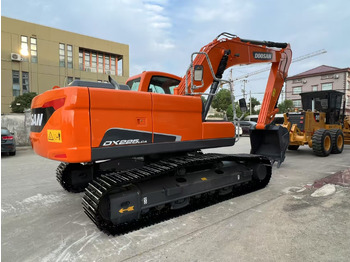 Lánctalpas kotró DOOSAN DX225LCA: 4 kép.