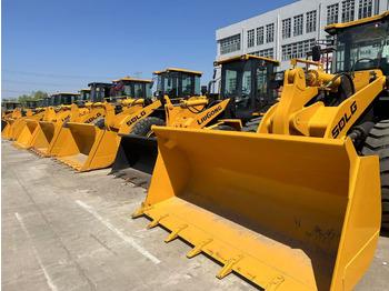 Gumikerekes homlokrakodó SDLG