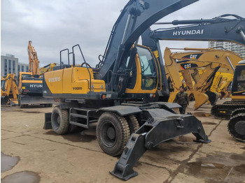 Gumikerekes kotró VOLVO EW170BLC: 2 kép.