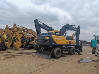 Gumikerekes kotró VOLVO EW170BLC: 3 kép.