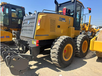 Gréder XCMG GR1803: 4 kép.