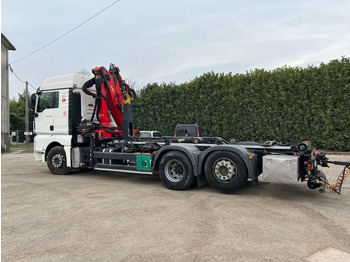 Horgos rakodó teherautó MAN TGX 26.480 SCARRABILE CON GRU: 4 kép. Horgos rakodó teherautó MAN TGX 26.480 SCARRABILE CON GRU: 4 kép.