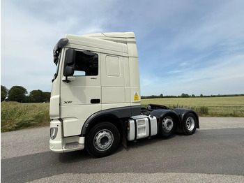 Nyergesvontató DAF XF 105 (FFA): 5 kép.