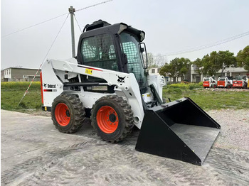 Mini homlokrakodó BOBCAT S550
