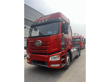 Nyergesvontató SINOTRUK