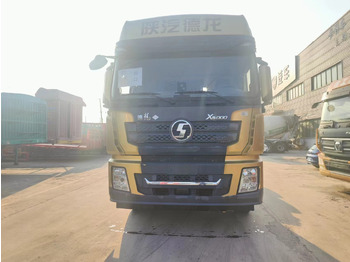 Nyergesvontató SINOTRUK