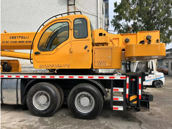 Daru XCMG Crane QY25K: 4 kép.