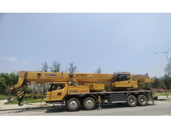 Daru XCMG Crane QY75K: 3 kép.