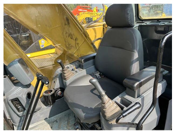 Lánctalpas kotró 2023 Caterpillar 320C: 4 kép.
