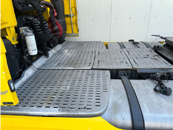 Nyergesvontató DAF XF 530 SSC Standklima Leder ALU Vollluft: 5 kép. Nyergesvontató DAF XF 530 SSC Standklima Leder ALU Vollluft: 5 kép.