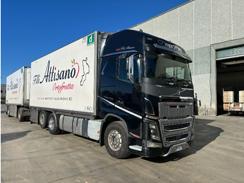 Hűtős teherautó VOLVO FH 750