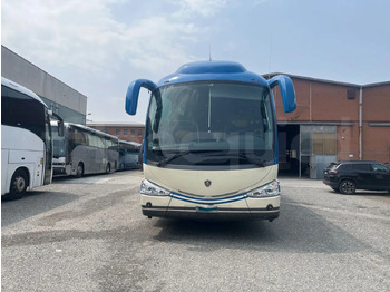 Távolsági busz SCANIA Irizar