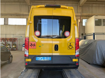 Iskolabusz Iveco Daily: 5 kép. Iskolabusz Iveco Daily: 5 kép.