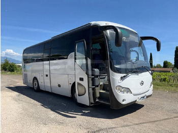 Távolsági busz KING LONG