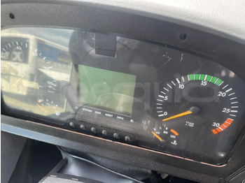 Távolsági busz Mercedes-Benz Intouro: 2 kép. Távolsági busz Mercedes-Benz Intouro: 2 kép.