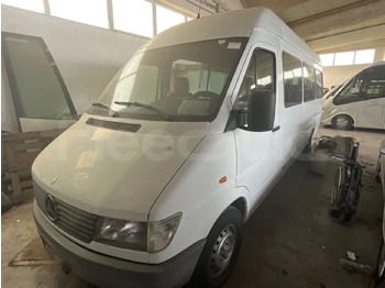 Helyközi busz Mercedes-Benz Sprinter: 4 kép. Helyközi busz Mercedes-Benz Sprinter: 4 kép.