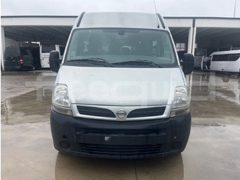 Minibusz NISSAN