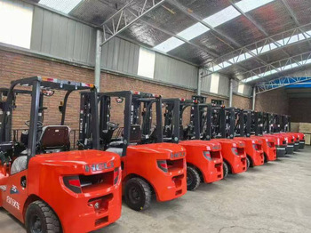 Dízel targonca heli brand new 3.5T diesel forklift（Clamp available）: 2 kép.