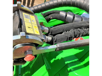 Derékcsuklós rakodó Avant 635: 5 kép.