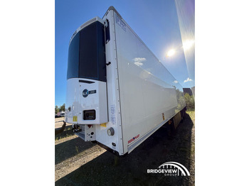 Félpótkocsi hűtős SCHMITZ SCB