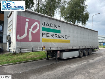 Ponyvás félpótkocsi FRUEHAUF