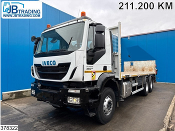 Platós teherautó IVECO Trakker