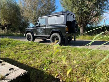 Autó LAND ROVER