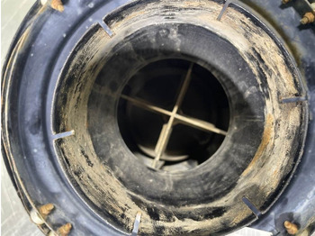 Motor - Építőipari gépek Hyundai HL757-7A-11N8-20181-Precleaner: 4 kép. Motor - Építőipari gépek Hyundai HL757-7A-11N8-20181-Precleaner: 4 kép.