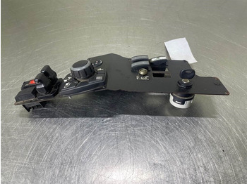 Fülke és belső tér MECALAC